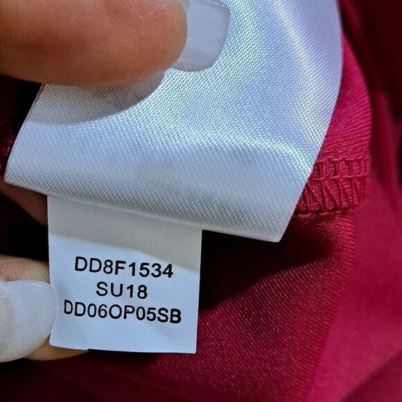 DKNY   - Picture 12 of 16